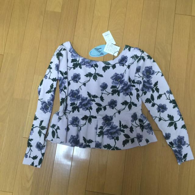 deicy(デイシー)のdeicy♡花柄ペプラムニットトップス♡ レディースのトップス(ニット/セーター)の商品写真