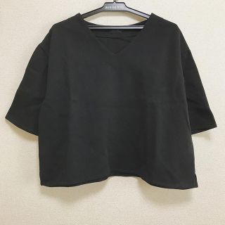 アパートバイローリーズ(apart by lowrys)のapart by lowrys アパートバイローリーズ 黒 ショート丈 Tシャツ(カットソー(半袖/袖なし))