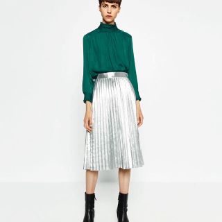 ザラ(ZARA)のZARA メタリックプリーツスカート(ロングスカート)