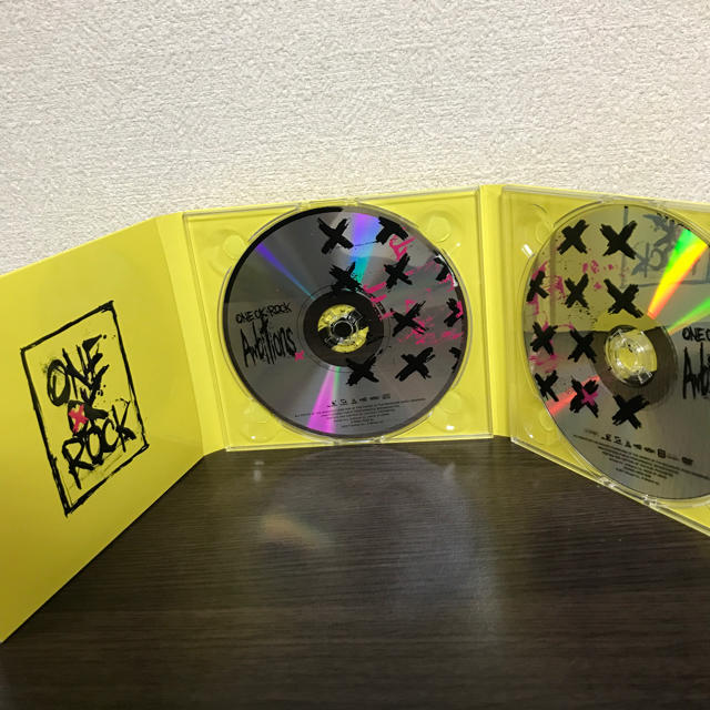 ONE OK ROCK(ワンオクロック)の【ろびぃ様専用】ONE OK ROCK Ambitions 初回盤 エンタメ/ホビーのCD(ポップス/ロック(邦楽))の商品写真