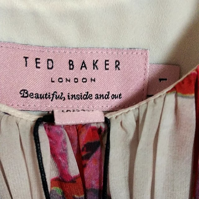 TED BAKER(テッドベイカー)の新品タグつきテッドベイカーTED BAKERワンピース レディースのワンピース(ひざ丈ワンピース)の商品写真