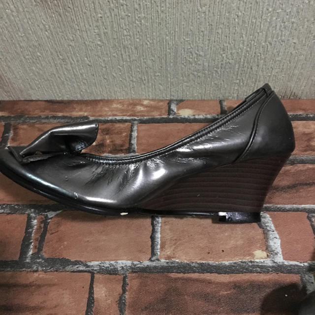 オシャレなリボンパンプス シルバー レディースの靴/シューズ(ハイヒール/パンプス)の商品写真