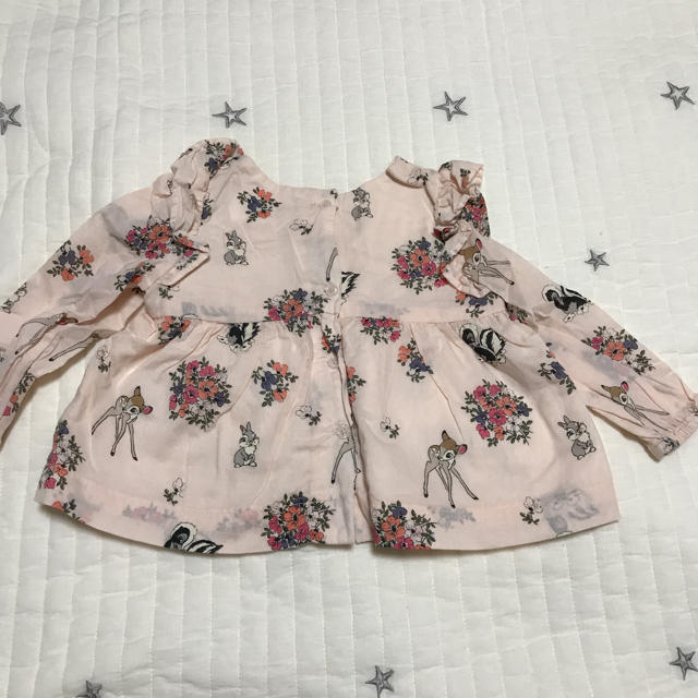 babyGAP(ベビーギャップ)のbaby GAP ディズニーバンビ柄ブラウス キッズ/ベビー/マタニティのベビー服(~85cm)(その他)の商品写真