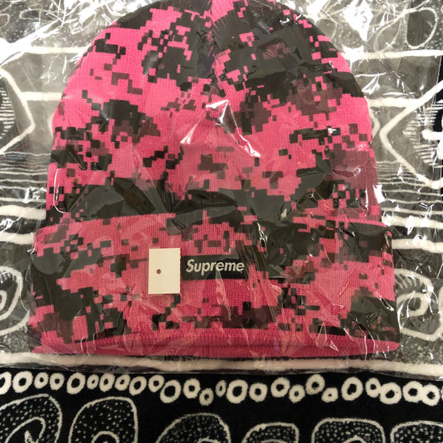 Supreme(シュプリーム)の【最安値】supreme  17FW スモークボックス ビーニー 新品 メンズの帽子(ニット帽/ビーニー)の商品写真