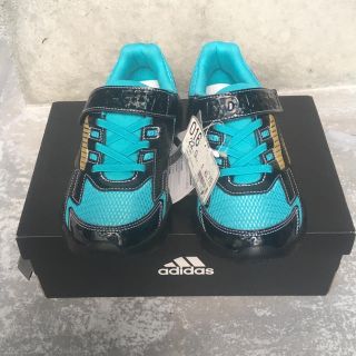 アディダス(adidas)の【新品 未使用】アディダス スニーカー22.0(スニーカー)