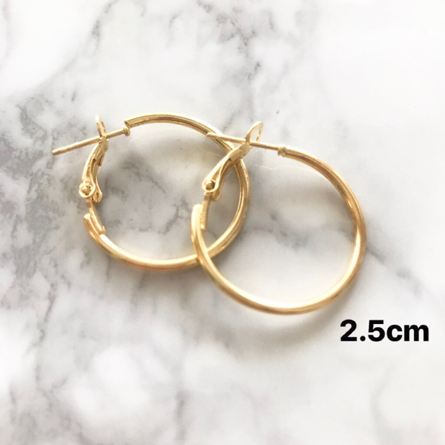 フープピアス*ゴールド*2.5cm レディースのアクセサリー(ピアス)の商品写真