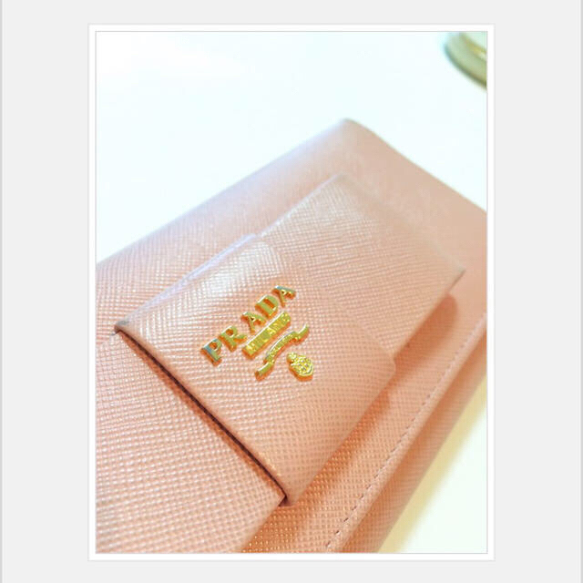 PRADA(プラダ)の♡PRADA 長財布&オフショルドレス♡ レディースのファッション小物(財布)の商品写真