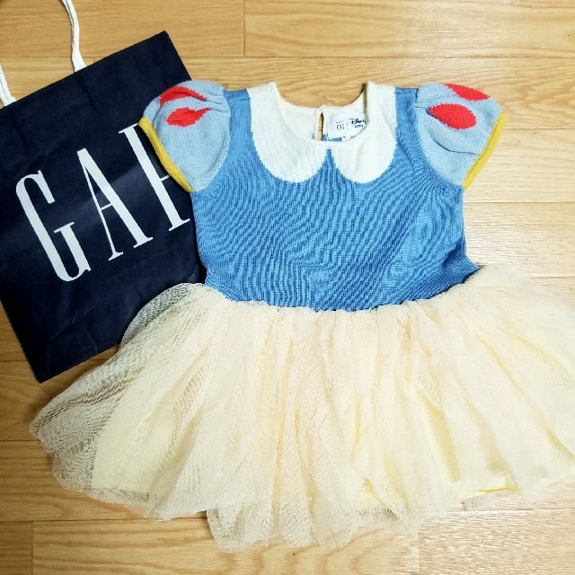 babyGAP(ベビーギャップ)の新品GAP♥️70cm白雪姫ワンピース❗ キッズ/ベビー/マタニティのベビー服(~85cm)(ワンピース)の商品写真