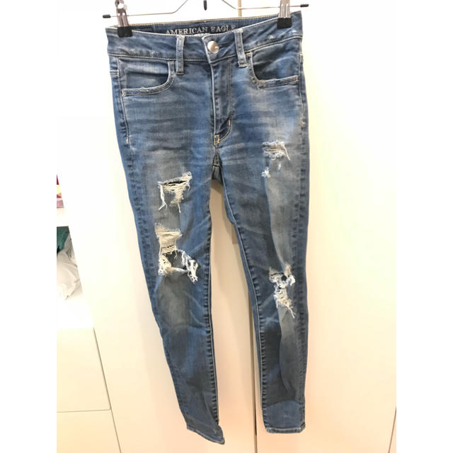 American Eagle(アメリカンイーグル)のアメリカンイーグル☆ダメージデニム レディースのパンツ(デニム/ジーンズ)の商品写真