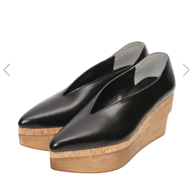 WOOD PLATFORM PUMPS 1