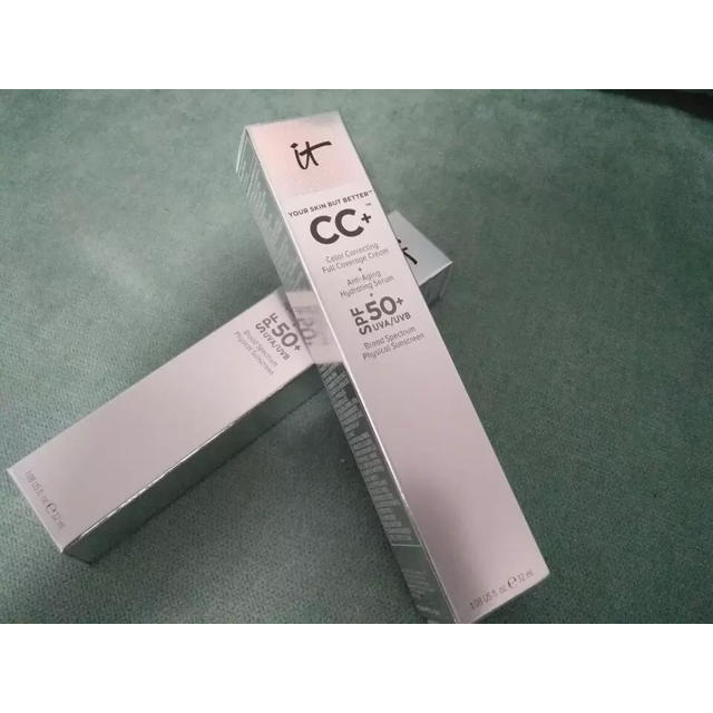 IT Cosmetics  CC＋ illumination クリーム