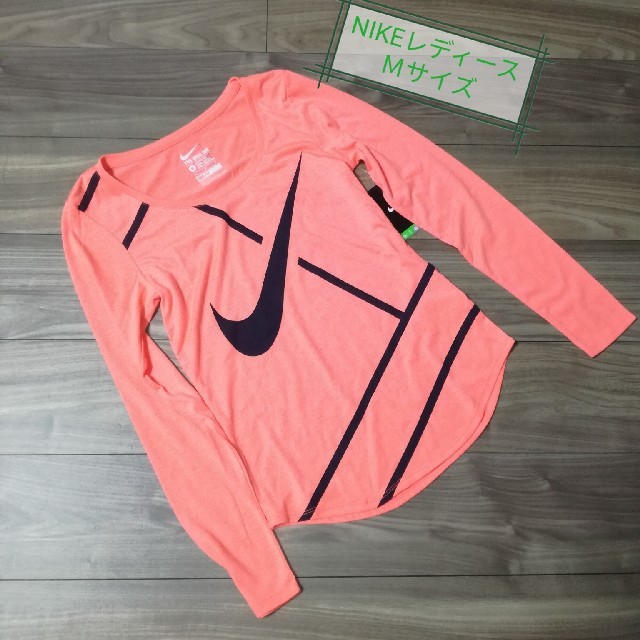 NIKE(ナイキ)の★ニコりん様専用★ レディースのトップス(Tシャツ(長袖/七分))の商品写真