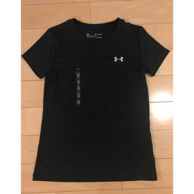 UNDER ARMOUR(アンダーアーマー)の未使用新品 アンダーアーマー レディース Tシャツ S 黒 レディースのトップス(Tシャツ(半袖/袖なし))の商品写真