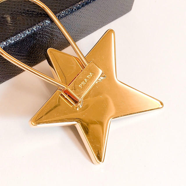 【未使用品】プラダ キーリング スター ブラック