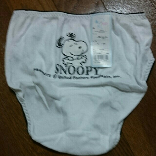 SNOOPY(スヌーピー)のスヌーピー 新品未使用タグ付パンツです キッズ/ベビー/マタニティのキッズ服女の子用(90cm~)(下着)の商品写真