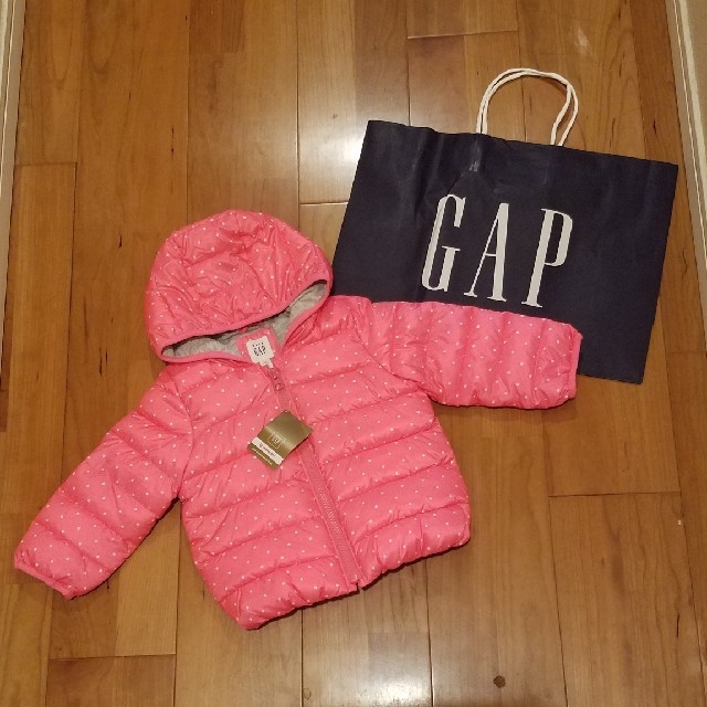 babyGAP(ベビーギャップ)の90 ダウンジャケット キッズ/ベビー/マタニティのキッズ服男の子用(90cm~)(ジャケット/上着)の商品写真