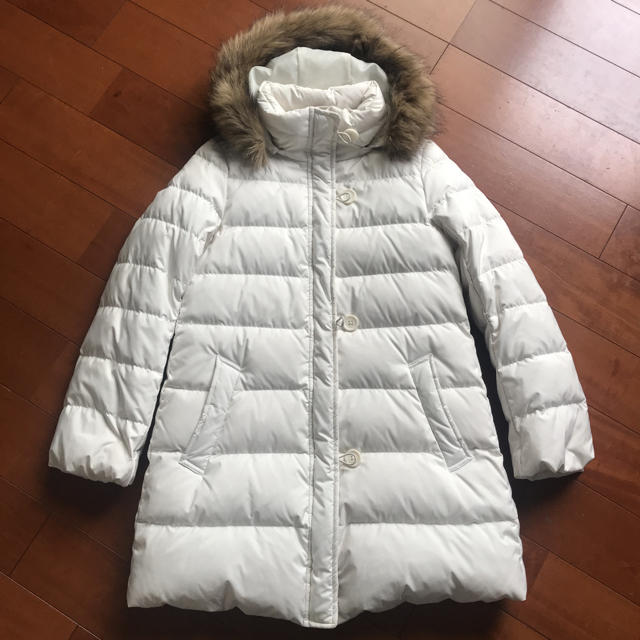 UNIQLO(ユニクロ)のユニクロ ダウンコート 140 キッズ/ベビー/マタニティのキッズ服女の子用(90cm~)(コート)の商品写真