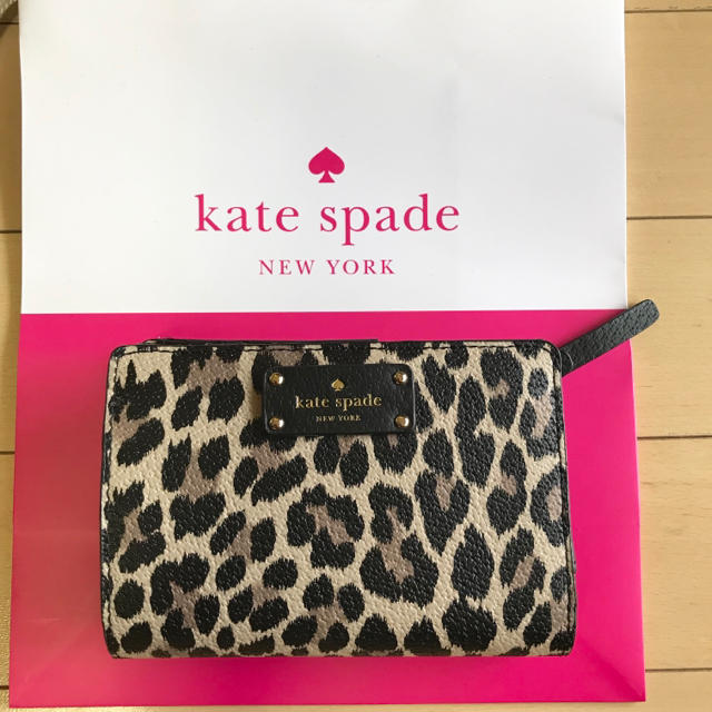 kate spade new york(ケイトスペードニューヨーク)の新品 ケイトスペード  折り財布 ヒョウ柄 レディースのファッション小物(財布)の商品写真