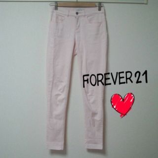 フォーエバートゥエンティーワン(FOREVER 21)のFOREVER21スキニー♡新品(デニム/ジーンズ)