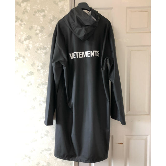 Balenciaga(バレンシアガ)のvetements  レインコート 国内最安値！ メンズのファッション小物(レインコート)の商品写真