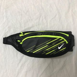 ナイキ(NIKE)のナイキ ウエストポーチ ブラック イエロー 蛍光(その他)