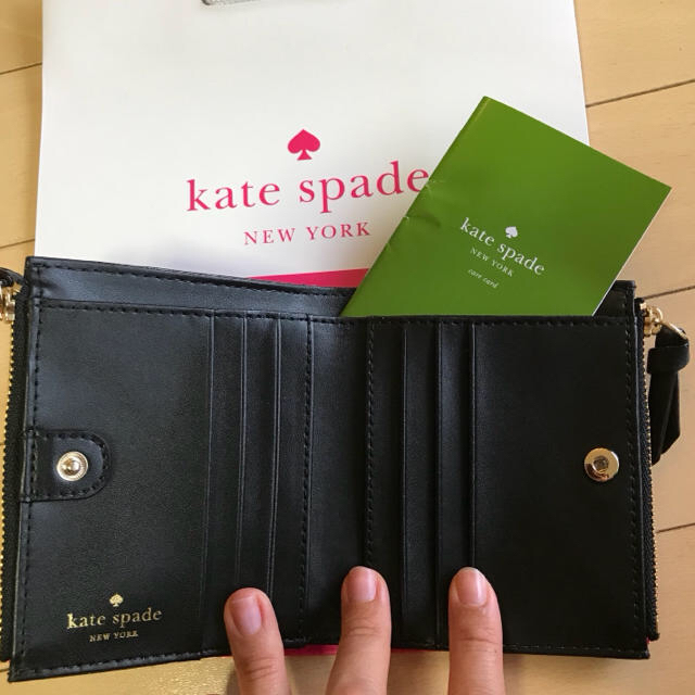 kate spade new york(ケイトスペードニューヨーク)の新品 ケイトスペード  型押しスエード 折り財布 レディースのファッション小物(財布)の商品写真