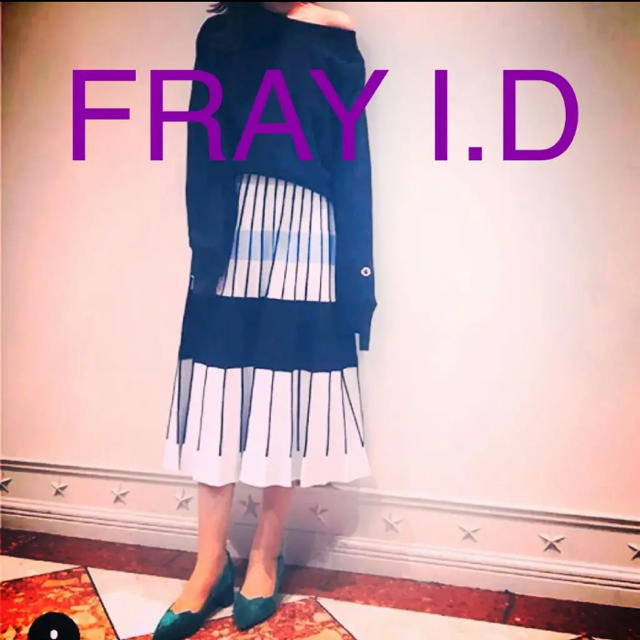 FRAY I.D(フレイアイディー)の完売大人気★FRAY I.D★プリーツ ボーダー ニット スカート レディースのスカート(ひざ丈スカート)の商品写真