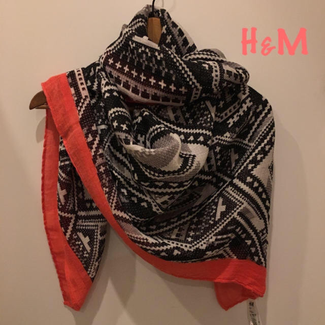 H&M(エイチアンドエム)のストール レディースのファッション小物(バンダナ/スカーフ)の商品写真