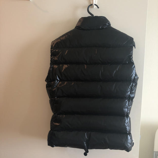 MONCLER(モンクレール)のモンクレール  レディース  ベストサイズ０   黒美品 レディースのジャケット/アウター(ダウンベスト)の商品写真