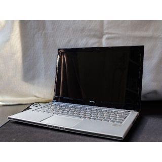 エヌイーシー(NEC)のLaVie Z PC-LZ750JS 3517U/4G/256G/0.8kg(ノートPC)