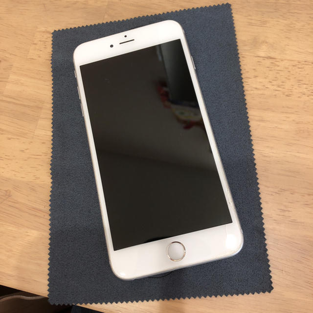 NTTdocomo(エヌティティドコモ)のiPhone6plus 128G☆シルバー スマホ/家電/カメラのスマートフォン/携帯電話(スマートフォン本体)の商品写真