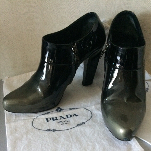 PRADA(プラダ)のプラダ ブーティ 38 レディースの靴/シューズ(ブーティ)の商品写真