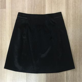 ザラ(ZARA)の新品ザラZARAハラコ風スカート 秋冬ニットと 格安(ひざ丈スカート)