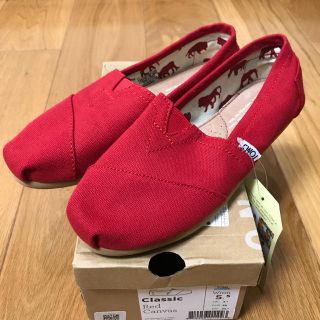 トムズ(TOMS)の新品未使用 タグ付き  TOMS Classic レッドキャンバス(スリッポン/モカシン)