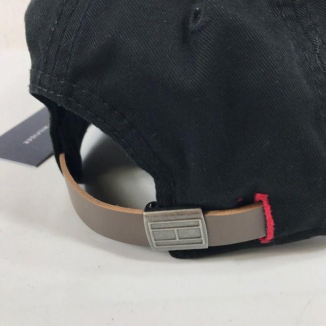 TOMMY HILFIGER(トミーヒルフィガー)のトミーヒルフィガー ロゴ キャップ ロゴ 黒 革ベルト 新品 180726 メンズの帽子(キャップ)の商品写真