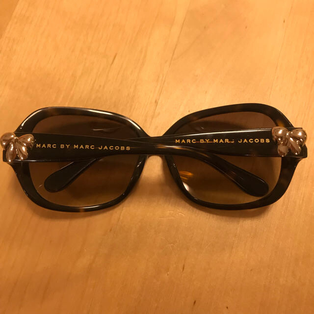 MARC BY MARC JACOBS(マークバイマークジェイコブス)のpotos5796様専用☆美品☆MARKJACOBS サングラス リボン レディースのファッション小物(サングラス/メガネ)の商品写真