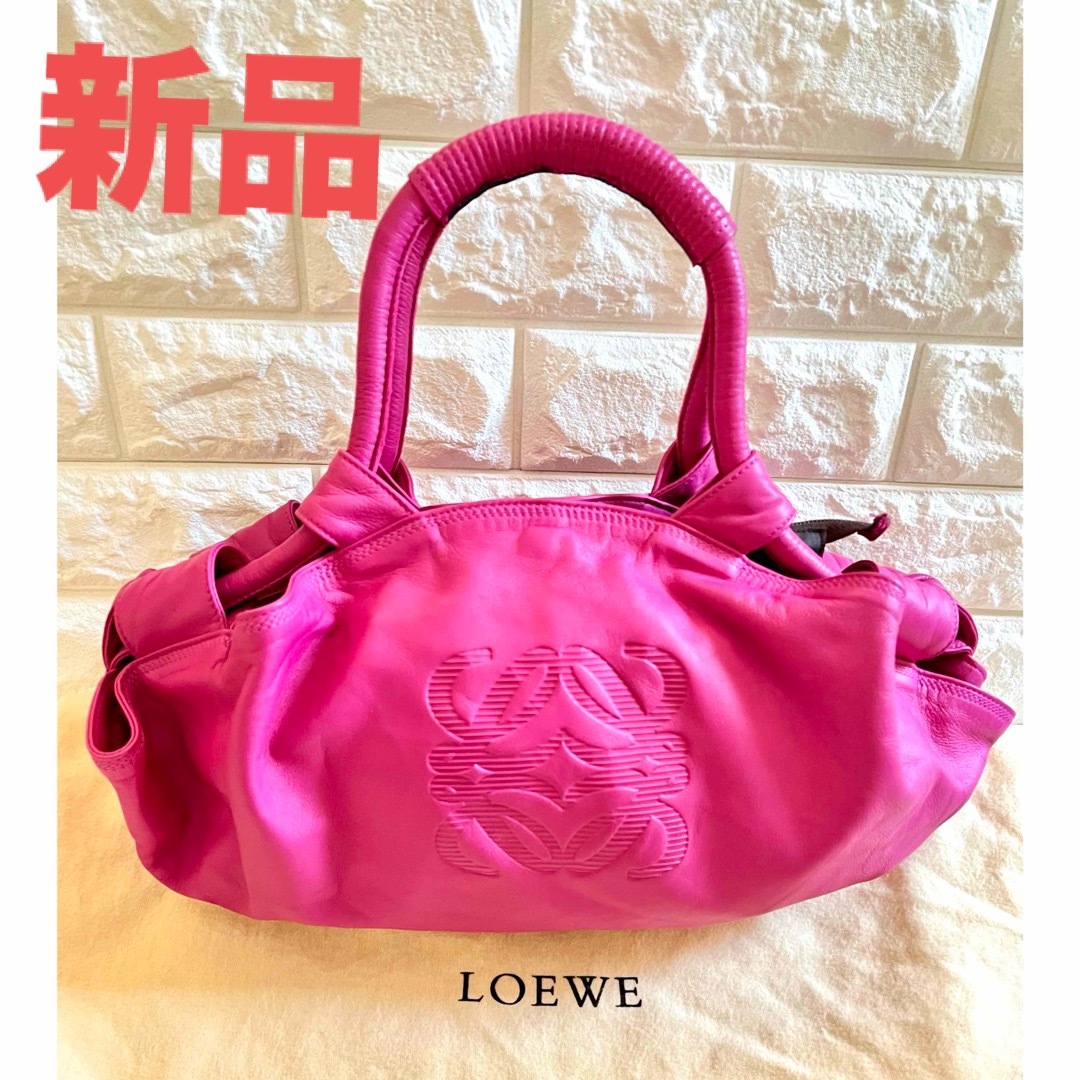 LOEWE(ロエベ)のロエベ LOEWE 新品 フューシャピンク バッグ レディースのバッグ(ショルダーバッグ)の商品写真