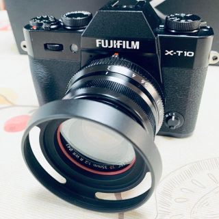 フジフイルム(富士フイルム)のXT10ボディ+XF35mmF2(ミラーレス一眼)