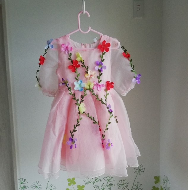 お花のドレス  キッズ/ベビー/マタニティのキッズ服女の子用(90cm~)(ドレス/フォーマル)の商品写真