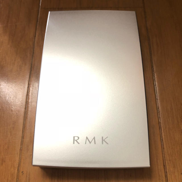 RMK(アールエムケー)のRMK シルクフィット フェイスパウダー コスメ/美容のベースメイク/化粧品(フェイスパウダー)の商品写真