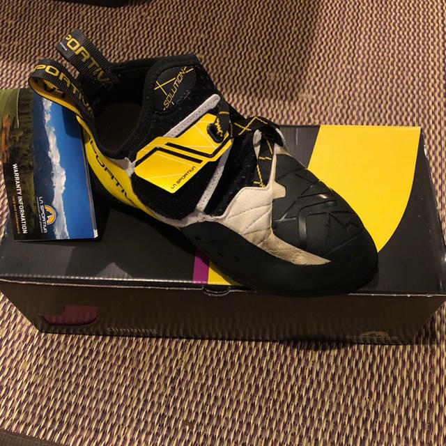 LA SPORTIVA(スポルティバ)のLa Sportiva Solution 40.5 スポルティバ ソリューション スポーツ/アウトドアのアウトドア(登山用品)の商品写真