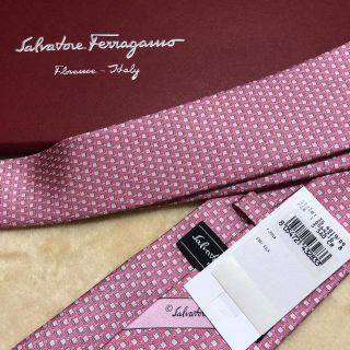 サルヴァトーレフェラガモ(Salvatore Ferragamo)のフェラガモ 新品未使用 ネクタイ(ネクタイ)