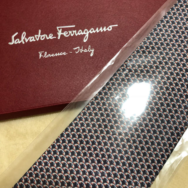 Salvatore Ferragamo(サルヴァトーレフェラガモ)のフェラガモ メンズ 新品未使用 ネクタイ メンズのファッション小物(ネクタイ)の商品写真