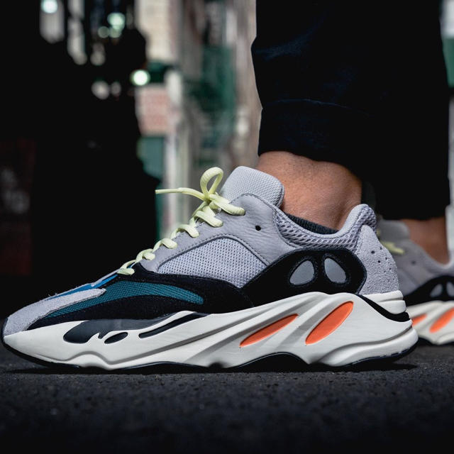 再入荷 27cm 確実正規品 新品未使用 yeezy boost 700 adidas - 通販