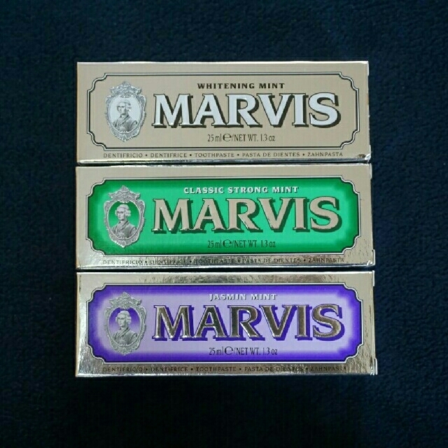 MARVIS(マービス)の【ハクナマタタ様専用】Marvis （マービス）歯磨き粉25ml、3種類、計６本 コスメ/美容のオーラルケア(歯磨き粉)の商品写真