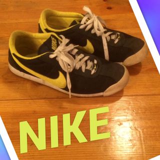 ナイキ(NIKE)の【激安】NIKE 蛍光イエローxネイビー スニーカー(スニーカー)