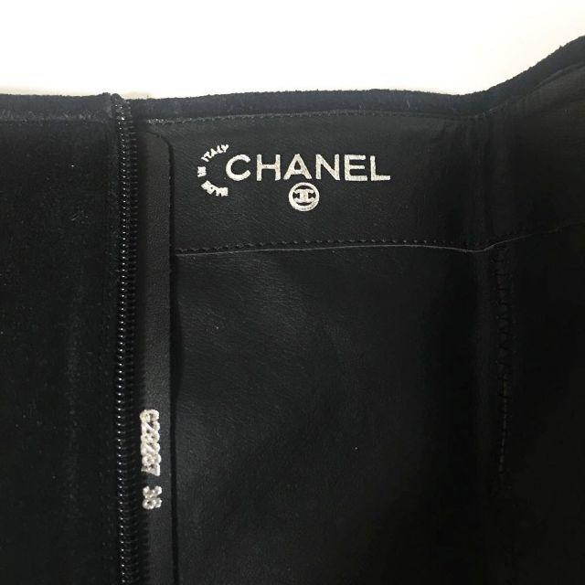 CHANEL(シャネル)のシャネル レザー スエード ペコス ブーツ 36 黒 ココマーク 【E666】 レディースの靴/シューズ(ブーツ)の商品写真