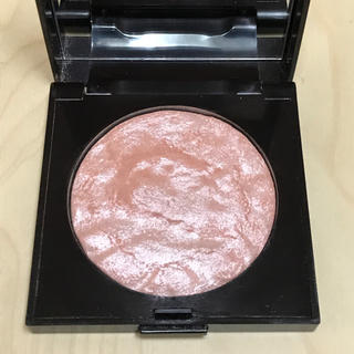 ローラメルシエ(laura mercier)のローラメルシエ フェイスイルミネーター ディボーション(フェイスカラー)