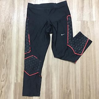 ナイキ(NIKE)のクォータータイツ NIKE DRI-FIT Mサイズ(陸上競技)