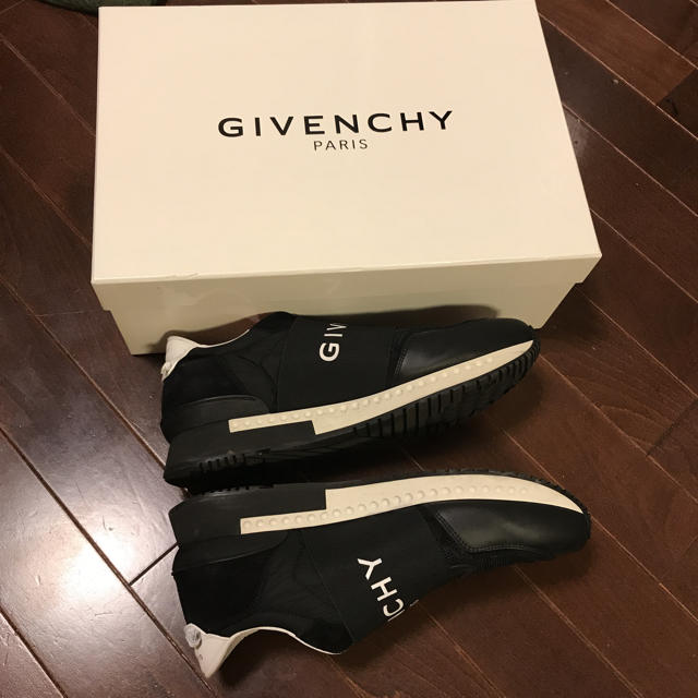 GIVENCHY(ジバンシィ)のGIVENCHY スニーカー メンズの靴/シューズ(スニーカー)の商品写真